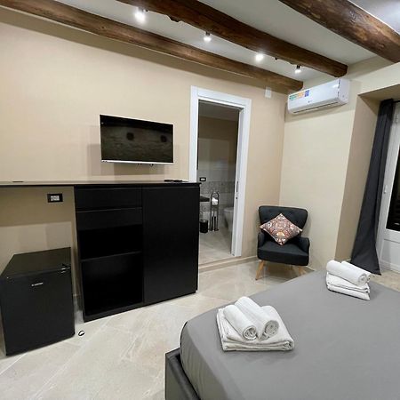 Tommy'S Rooms Palermo Bagian luar foto